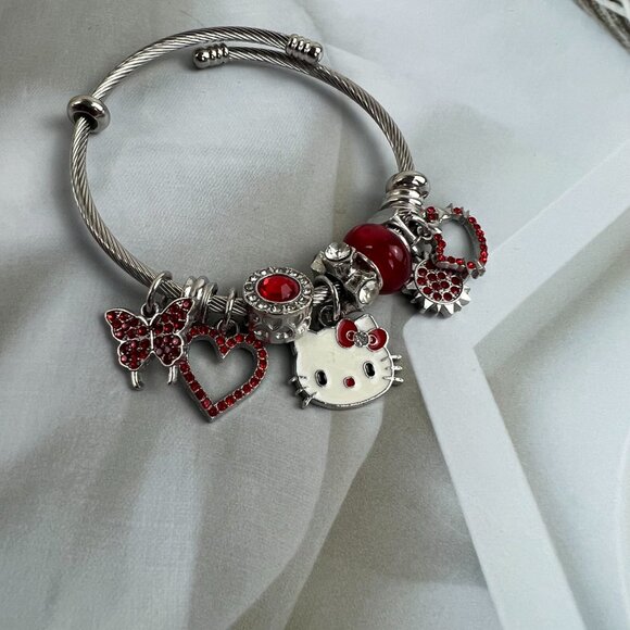 460 Red Hello Kitty Bracelet cute - Picture 2 of 5